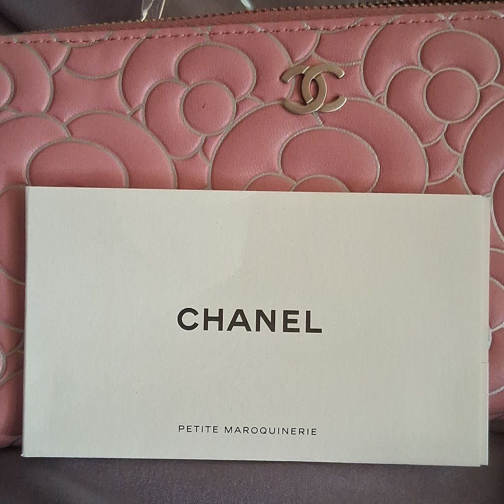 Sale! š„Authentic ChanelāPink Camelia Wallet - Picture 5 of 6